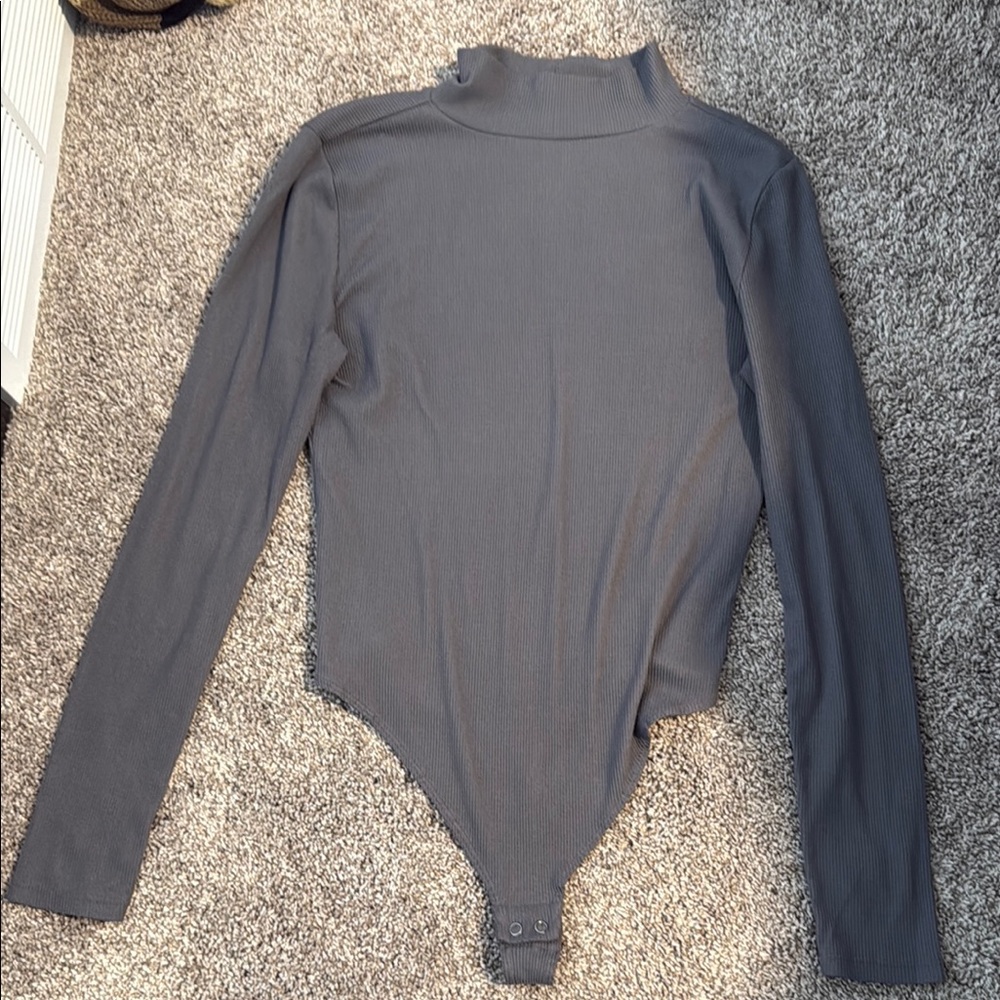 SO Ribbed Charcoal Mock Neck Top